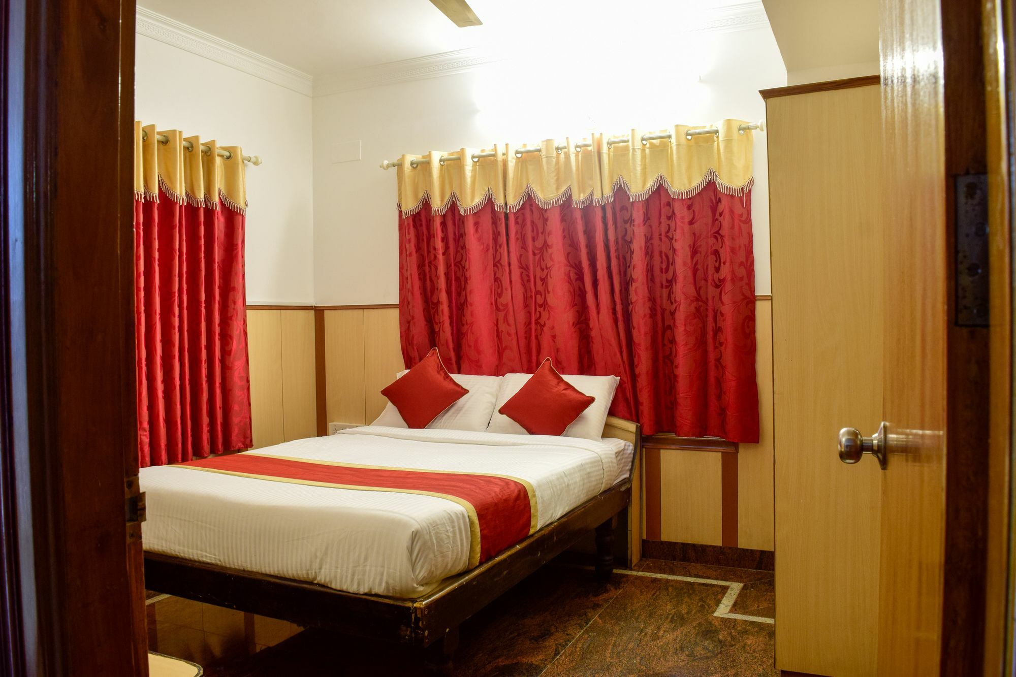Fabhotel Shivaals Residency - Rajajinagar Bangalore Exterior photo
